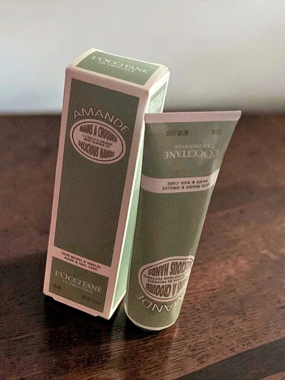 L'Occitane en Provence Almond Delicious Hands Cream 150 ml.